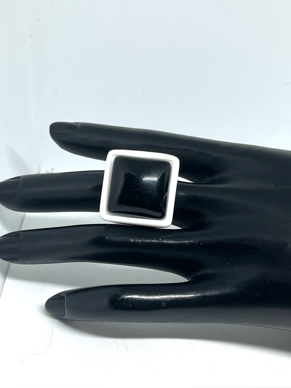 Black & White Grometric Resin Ring
